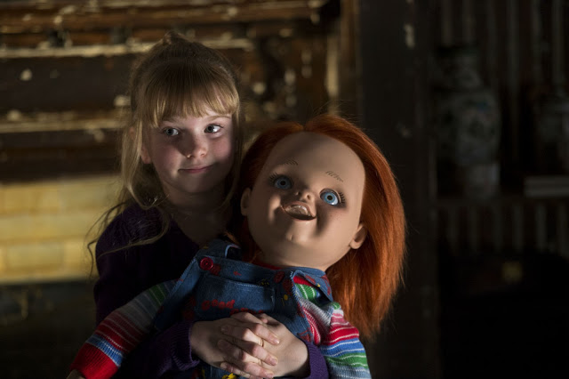 Alice-holding-chucky