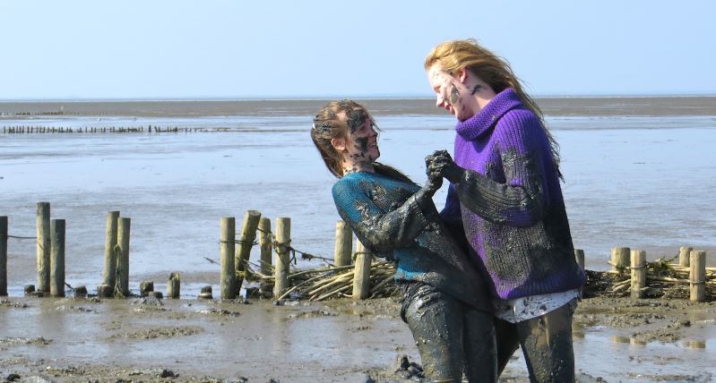 Of_Girls_and_Horses_EW_2